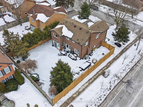 2 Meyer Circle, Markham, ON - Outdoor