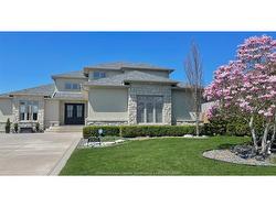 2300 LOVELL Crescent Lasalle, ON N9H 2P9