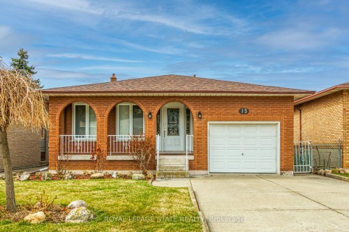 15 Fairington Crescent, Hamilton, ON - Outdoor With Deck Patio Veranda