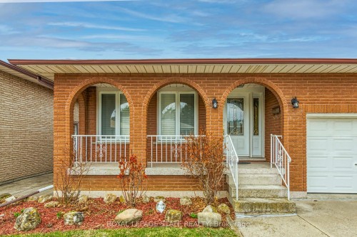 15 Fairington Crescent, Hamilton, ON - Outdoor