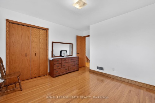 15 Fairington Crescent, Hamilton, ON - Indoor