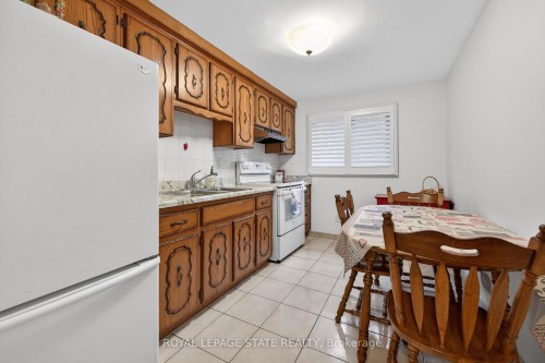 15 Fairington Crescent, Hamilton, ON - Indoor