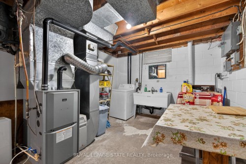 15 Fairington Crescent, Hamilton, ON - Indoor