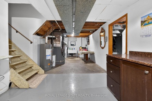 15 Fairington Crescent, Hamilton, ON - Indoor Photo Showing Other Room