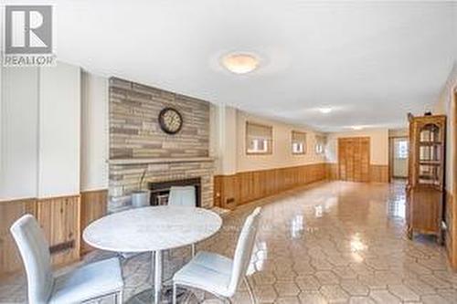 100 Antigua Road, Mississauga, ON - Indoor Photo Showing Dining Room