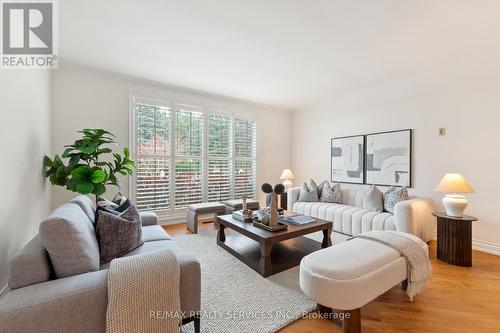 546 Conservation Drive, Brampton, ON - Indoor Photo Showing Living Room