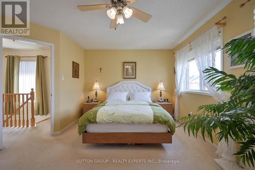 3077 Caulfield Crescent, Mississauga, ON - Indoor Photo Showing Bedroom