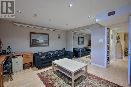 3077 Caulfield Crescent, Mississauga, ON - Indoor Photo Showing Living Room