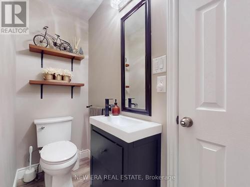 7189 Joliette Crescent, Mississauga, ON - Indoor Photo Showing Bathroom