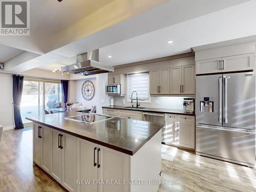 7189 Joliette Crescent, Mississauga, ON - Indoor Photo Showing Kitchen