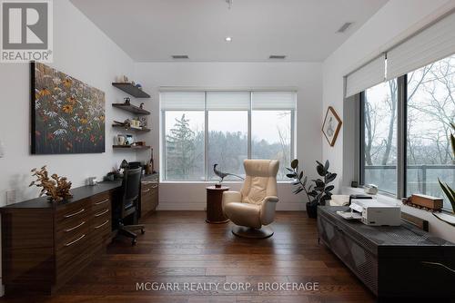 Treehouse style den - 401 - 77 Yates Street, St. Catharines (Downtown), ON - Indoor