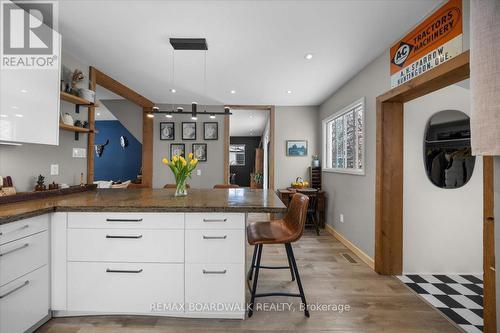 2691 Priscilla Street, Ottawa, ON - Indoor Photo Showing Kitchen