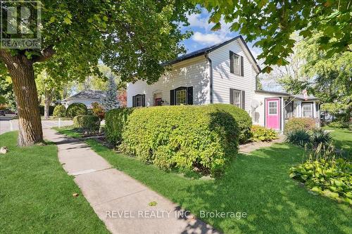 250 MILL STREET N  Hamilton, ON L0R 2H0