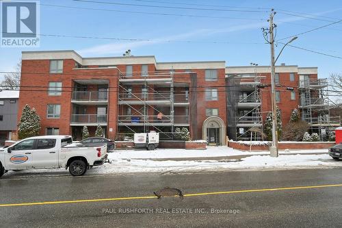 202 - 939 NORTH RIVER ROAD  Ottawa, ON K1K 3V2