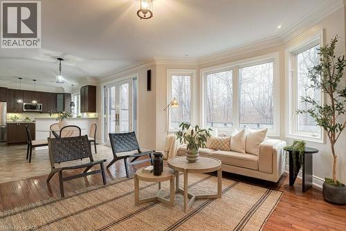 111 Glazebrook Crescent, Cambridge, ON - Indoor Photo Showing Living Room