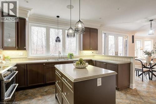 111 Glazebrook Crescent, Cambridge, ON - Indoor Photo Showing Kitchen With Upgraded Kitchen