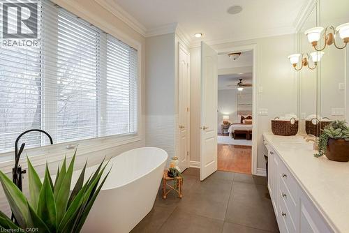 111 Glazebrook Crescent, Cambridge, ON - Indoor Photo Showing Bathroom