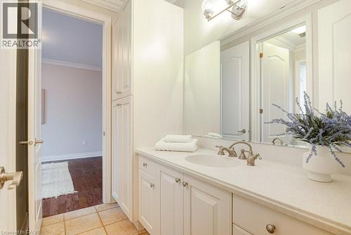 111 Glazebrook Crescent, Cambridge, ON - Indoor Photo Showing Bathroom