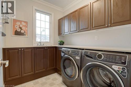 111 Glazebrook Crescent, Cambridge, ON - Indoor Photo Showing Laundry Room