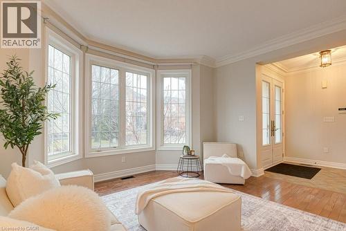 111 Glazebrook Crescent, Cambridge, ON - Indoor Photo Showing Living Room
