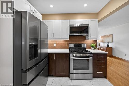 19 Burfield Avenue, Hamilton, ON - Indoor Photo Showing Kitchen