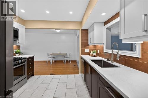 19 Burfield Avenue, Hamilton, ON - Indoor Photo Showing Kitchen With Upgraded Kitchen