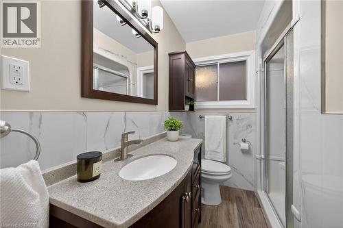 19 Burfield Avenue, Hamilton, ON - Indoor Photo Showing Bathroom
