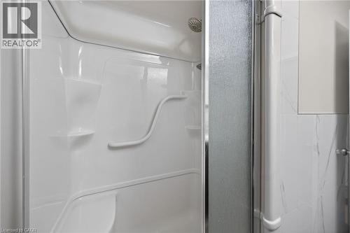 19 Burfield Avenue, Hamilton, ON - Indoor Photo Showing Bathroom