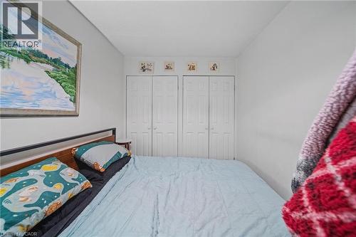 22 Agnes Street, Hamilton, ON - Indoor Photo Showing Bedroom