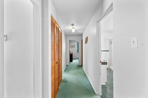 Corridor - 3402 Ch. Des Lacs, Mont-Blanc, QC - Indoor Photo Showing Other Room