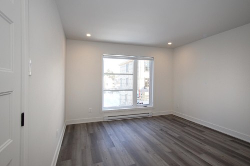 Chambre à coucher - 3198C Rue Roger, Sainte-Marthe-Sur-Le-Lac, QC - Indoor Photo Showing Other Room