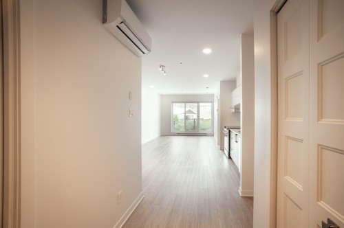 Mud Room - 106-906 Rue Notre-Dame, Repentigny (Repentigny), QC - Indoor Photo Showing Other Room