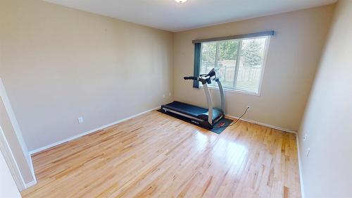 26-2375 1St Street, Cranbrook, BC - Indoor Photo Showing Gym Room