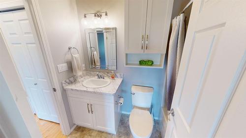 26-2375 1St Street, Cranbrook, BC - Indoor Photo Showing Bathroom