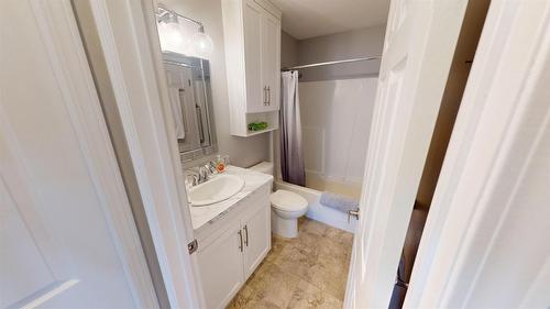 26-2375 1St Street, Cranbrook, BC - Indoor Photo Showing Bathroom