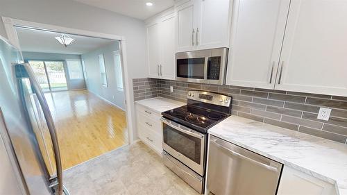 26-2375 1St Street, Cranbrook, BC - Indoor Photo Showing Kitchen