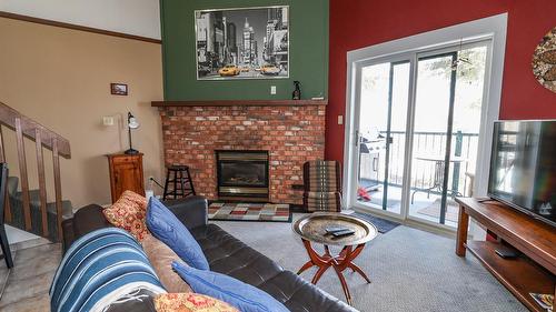 829-880 Northstar Drive, Kimberley, BC - Indoor With Fireplace