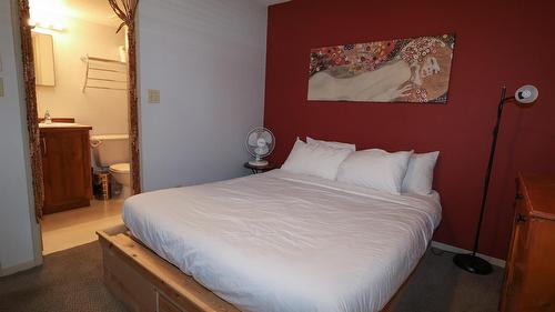 829-880 Northstar Drive, Kimberley, BC - Indoor Photo Showing Bedroom