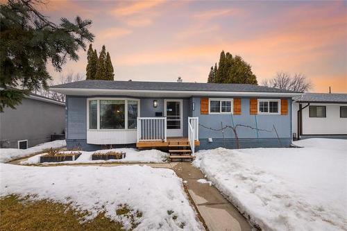 3103 Ness AVE  Winnipeg, MB R2Y 0G3