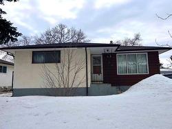 728 Kildare AVE  Winnipeg, MB R2C 2C3