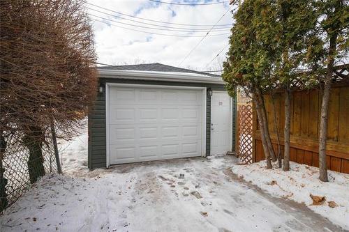 1034 Dugas St, Winnipeg, MB 