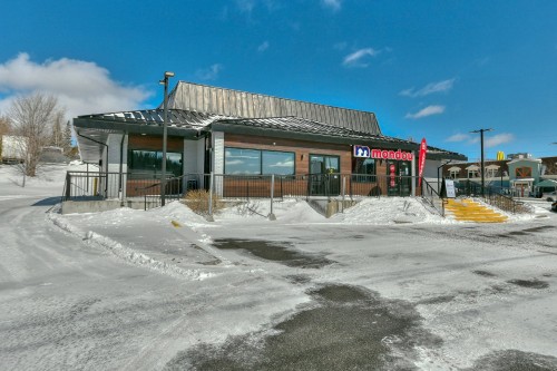 Front of Structure - 670 Rue Principale E., Sainte-Agathe-Des-Monts, QC - Outdoor