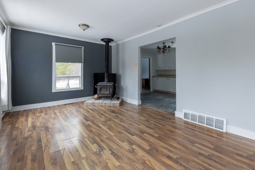 Living Room - 65 Ch. Moffat, Lac-Brome, QC - Indoor Photo Showing Living Room