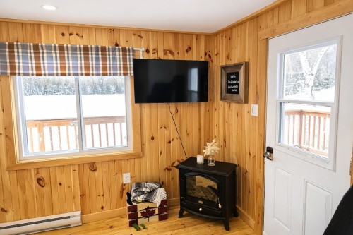 Living Room - 21 Ch. De La Baie-Simon, Low, QC - Indoor Photo Showing Other Room