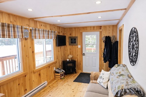 Living Room - 21 Ch. De La Baie-Simon, Low, QC - Indoor