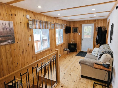 Living Room - 21 Ch. De La Baie-Simon, Low, QC - Indoor