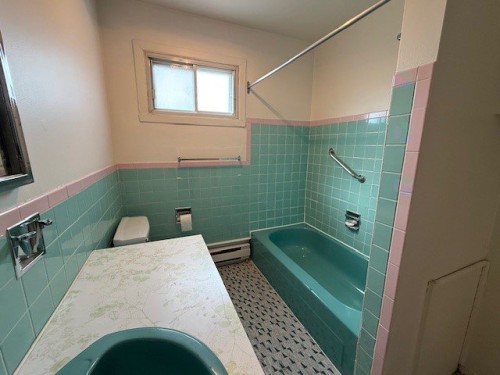 Bathroom - 792 Ch. Du Sablon, Laval (Chomedey), QC - Indoor Photo Showing Bathroom