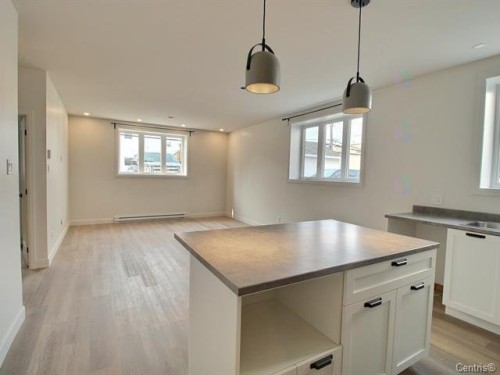 Salon - 124  - 126 Av. Carter, Rouyn-Noranda, QC - Indoor Photo Showing Other Room