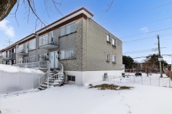 8760  - 8762 Av. Vernantes Montréal (Anjou), QC H1J 1W2