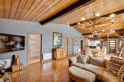 Salon - 535 Place Alary, Saint-Sauveur, QC - Indoor Photo Showing Living Room